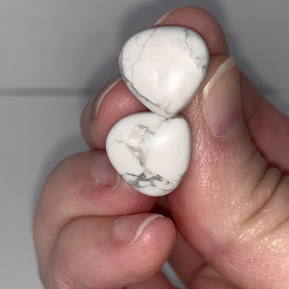 13mm White Heart Howlite Post Earrings - Picture 4 of 9